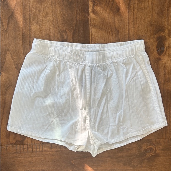 Brandy Melville NWT Sofia Shorts - Picture 3 of 5